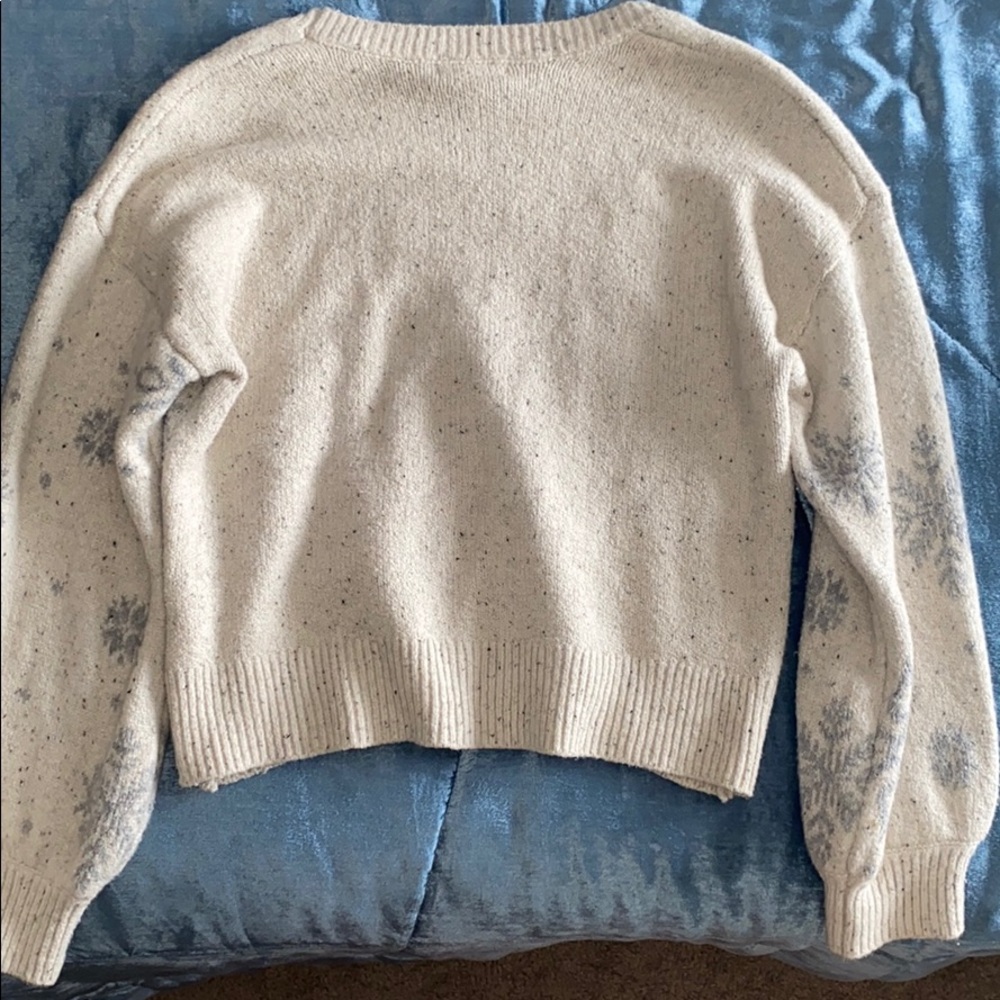 Sweater - Picture 6 of 6